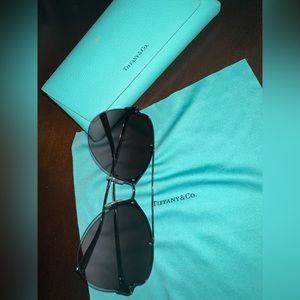 Sunglasses for sale! 💕🕶️